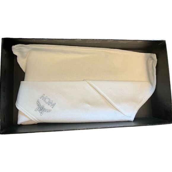 MCM Long Blue Zip Wallet with Dustbag and box. - Picture 4 of 11